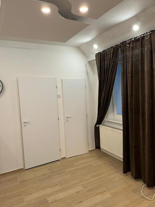 Bada Bing Plaza Apartment Bratislava Exterior foto